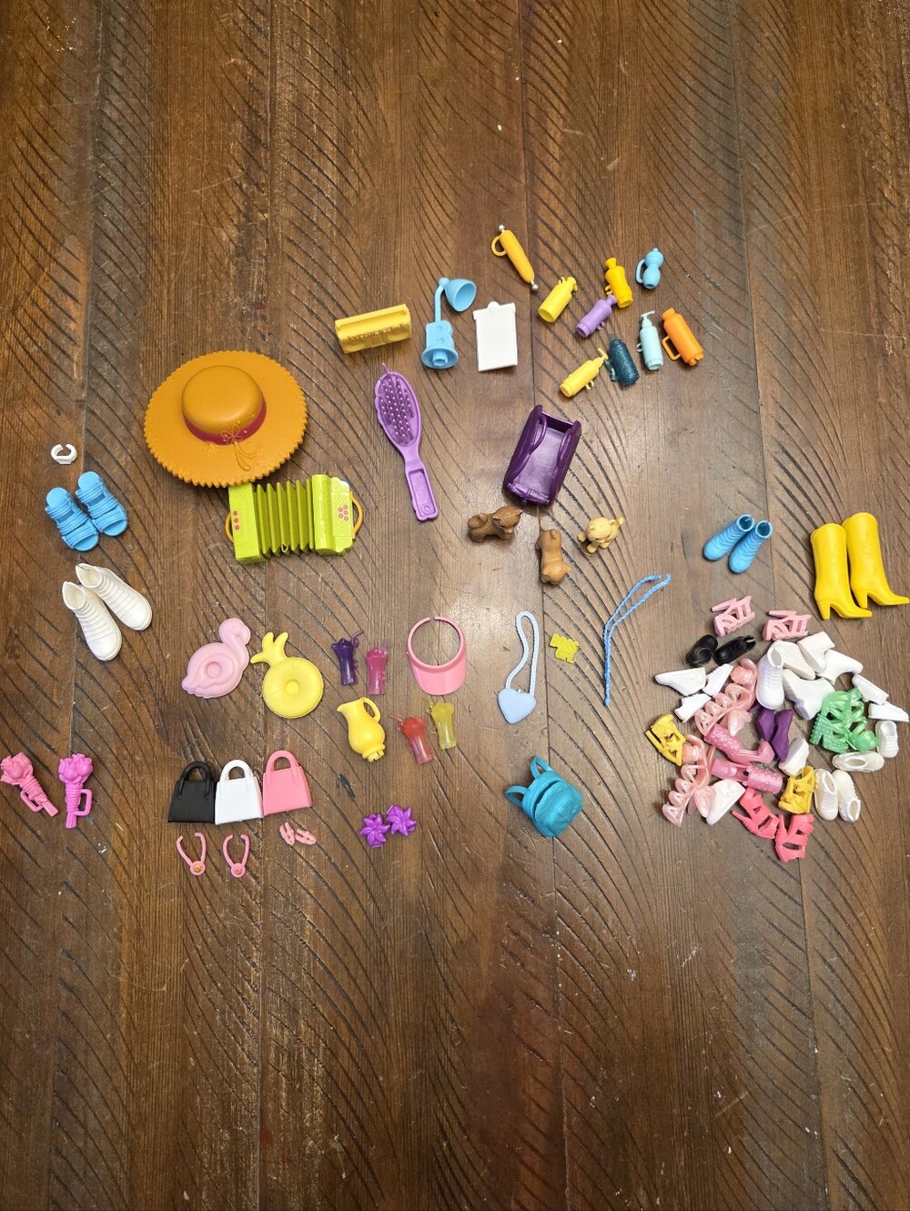 🎉5/$10 Assorted Barbie And The Like Accessories